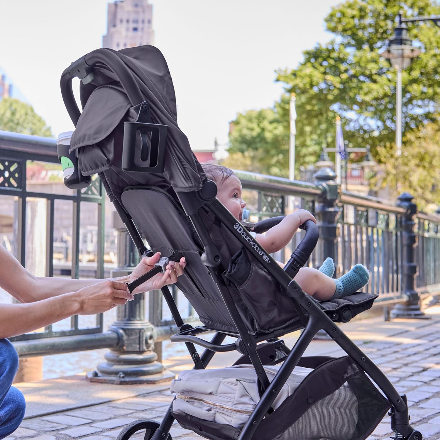 Ingenuity Ingenuity 3Dquickclose CS+ Compact Fold Stroller – Lightweight Stroller with Oversized Canopy, Extra-Large Storage and Compact Fold, Black - 6